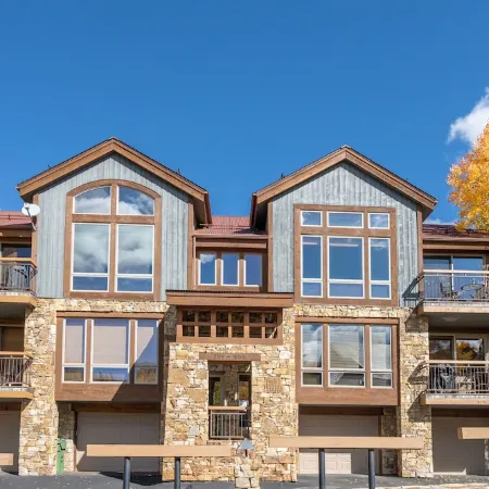 Ski In/Out/LIfts 1&10 steps awayTRUE 2BR/2BA+LOFT+ATTACHED HEATED GARAGE+Balcony