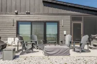 Modern Home on Lake Albert with Hot Tub Hotels in Hamlin County