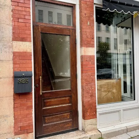 NEW Beautiful Downtown Historic 3 bedroom apartment on iconic Pearl Street