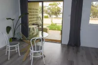 Lake Bonney Views - Cabin Retreat