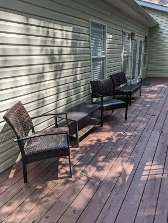 Walk to Patrick Square for Dining and Shopping;Spacious House,Perfect for Groups