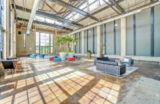 King Bed, Gym, Bike trail, Brewery on site! Hotel a 