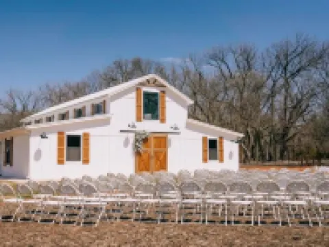 Cozy retreat with countryside views, Patch of Heaven is the place for you! Hotels in McClain County