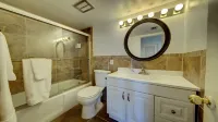 Oceanfront building price 140 per night.tax 12% cleaning fee 125