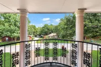 Kid-Friendly Backyard, Pool & Game Room – Ideal for Families & Lg Grp - Slps 15 - Homestays
