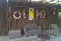 Maison Bois Bord de mer a Proximité de la Plage Hotels in Carcans