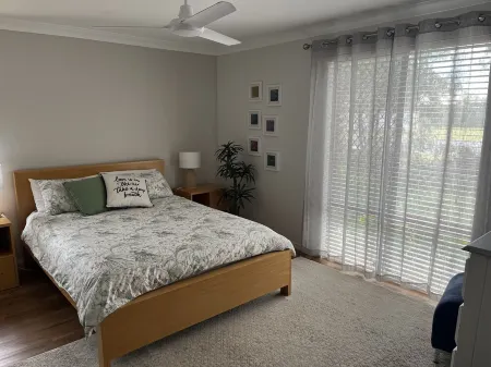 Relaxed family home - 5 min walk to the beach Отели в г. Джограф