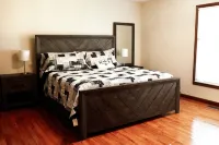 Holland Meadows minutes from The Ark Encounter. Quite countryside!