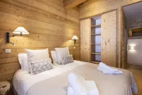 Duplex 200m², Full Services  , 5 Bedrooms, 5 Bathrooms / D, South Balcony and 3 Parking Spaces Hotels in Montvalezan