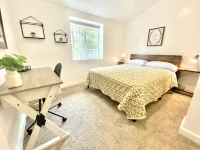 Cozy House - Close to biking/Pet Friendly