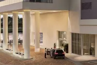 Luxury Condo, Stunning Ocean views, Free Parking!