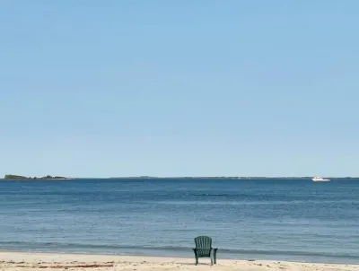 Waterford, CT - Beautiful 2 Bedroom/2 Bath, 2nd Floor Apartment, 1,252SF