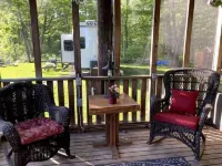 Beautiful Park Model RV on Bank of  Esopus Creek