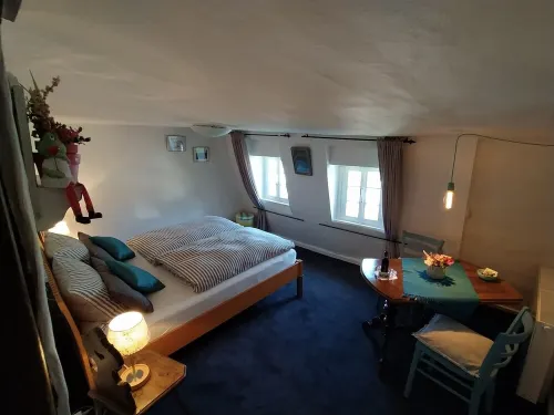 Sleeping in age-old, Scottish & crooked house, idyllic a. D.Rur in the middle of Altstadt Hotel a Monschau