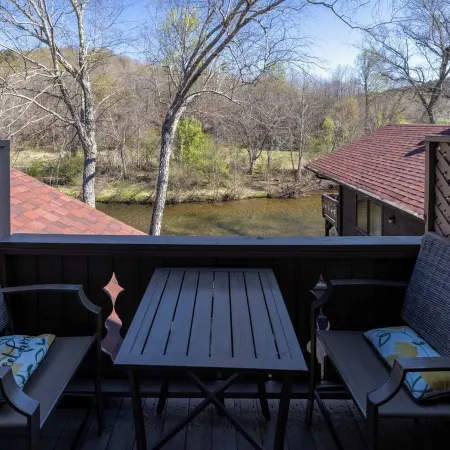 Dachgeschoss - Loft apartment with a view of the river