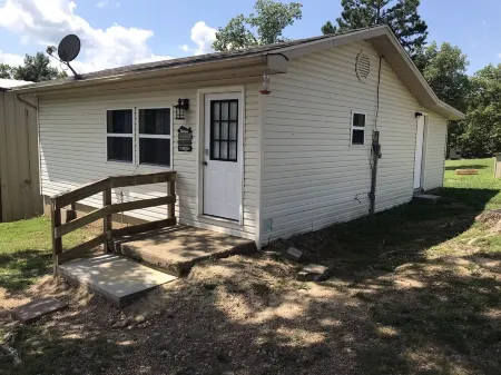 Clearwater Lake, cabin minutes from Bluff View Marina & boat dock