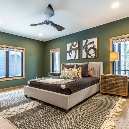 Sandalwood Retreat on Round Lake - Enjoy our screened porch & gorgeous sunsets ￼