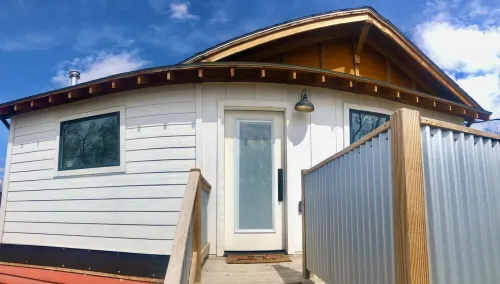 Brand-New Gorgeous King Suite! Extremely quiet and comfortable