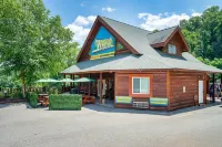 Heated Pool, Karaoke Bar,Games,HotTub,Mins to strip and 50% off Zipline