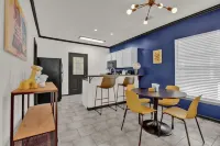 Fun & Funky #2 centrally located in Memphis!
