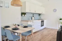 Millbank Cottage - a lovely holiday home with a large garden Hotels in Blairgowrie