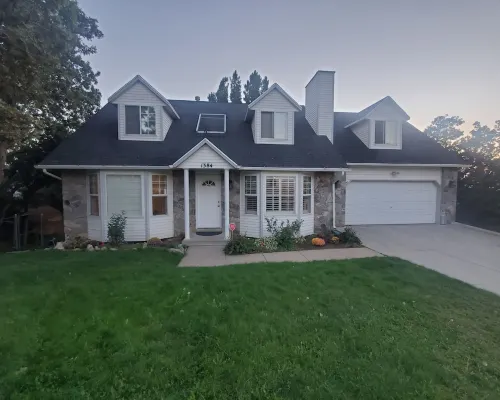 Recharge in quiet mountain neighborhood! Great 180 views! Nearby hiking &skiing! 바운티풀 호텔