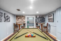Beautiful Home only Steps to the Pro Football Hall of Fame, Sleeps up to 12!