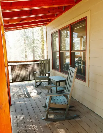 Scandinavian Style 3-bedroom cabin in delightful Soda Springs with WiFi