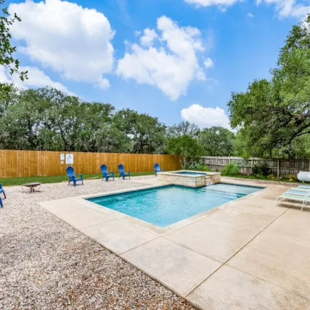 Charming 4BDRM Home / Pool & Hot Tub / Near Wineries!
