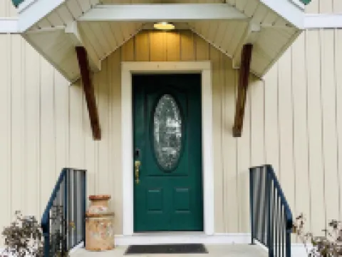 ⭐ Spacious Lake House Just Minutes From The Slopes ⭐ ハンターのホテル