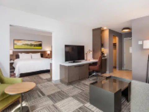 ฮิลตันการ์เด้นอินน์ เดวิส ดาวน์ทาวน์ โรงแรมในเดวิส