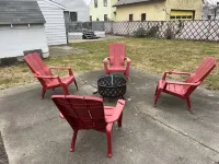 Perfect for the whole family, 1 mile to the beach, firepit & spacious kitchen! Hotels near Muskegon South Pierhead Lighthouse