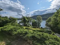 Candlewood Lake - Family Getaway with direct lake access. 3775 sqft home.