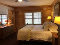 Life is Better at the Lake! Waterfront cabin on Lake Keowee