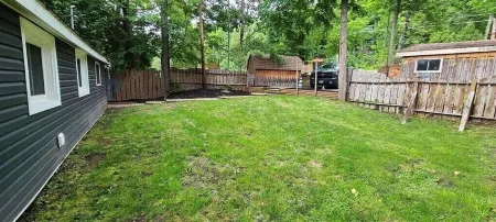 Lakefront home with amazing sunsets, fall foliage!