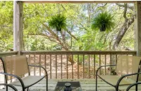 Cheerful Sound Side Condo