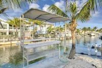 Casa Palma Key Largo Vacation Rental, Golf Cart, Kayaks, Pools, Beach, 2 Kings