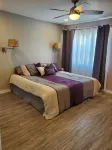 Spacious 3-bedroom home, off I-64 & 35, sleeps 11
