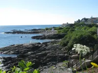 Classic Maine Beach Cottage - In the Heart of Ogt. Village , Walk to everything