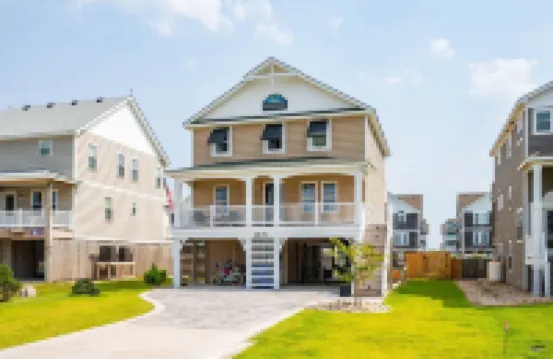 New Nags Head Remodel! Heated Pool - Hot Tub- Fire Pit. Steps to Beach. Dogs ok.