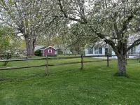 Cozy cottage across the street from Pymatuning lake