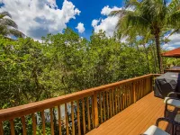 Luxury Key West feel steps from Historic downtown Stuart, minutes from the beach