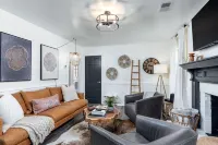 Moss Oak Modern Retreat - completely renovated modern home in Greenville area