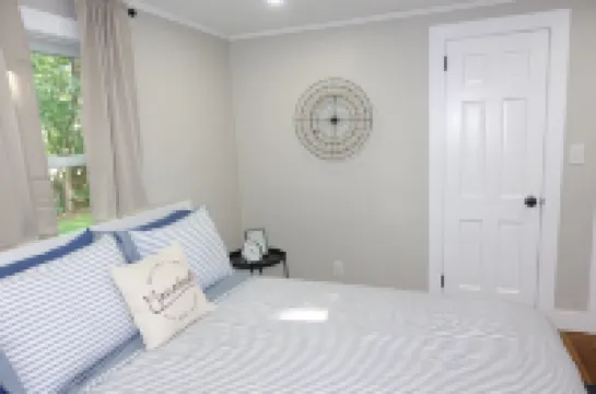 The Heart of Cape Cod - 3 bed  2 bath Hyannis Cottage