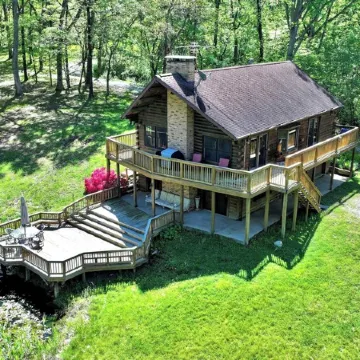 Private Cabin with Pond on Family Farm