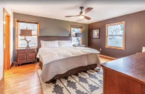 Majestic View Bryson City: Hot Tub + Pool Table + Amazing Views + Pet Friendly