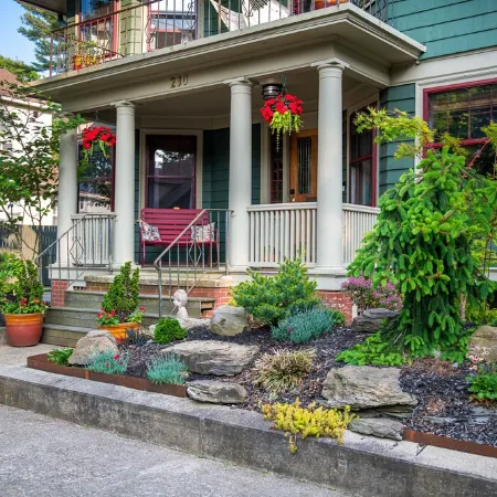 Cozy & Spacious home next to Gorgeous City Park - Outdoor Dining, Hot Tub & Gym!