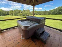 Rustic Tobacco Barn Cabin in the heart of Yadkin Valley Wine Country