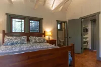 On the Beach, Teddy Roosevelt Stayed Here. Pet friendly, large fenced property