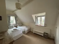 Quiet Cowfair Cottage In Central Cotswolds With Lovely Garden